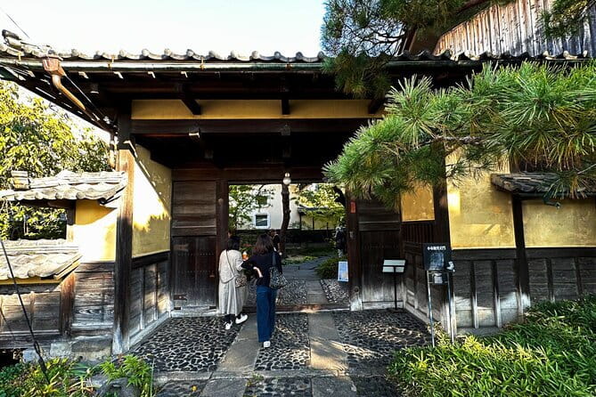 1-Day Winter Tour From Nozawa Onsen: Snow Monkeys, Zenko-ji Temple & Sake - Who will enjoy this tour most