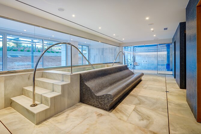25 Minute Couples Massage with Spa Access - Cava, Towels, and the Details That Affect Comfort