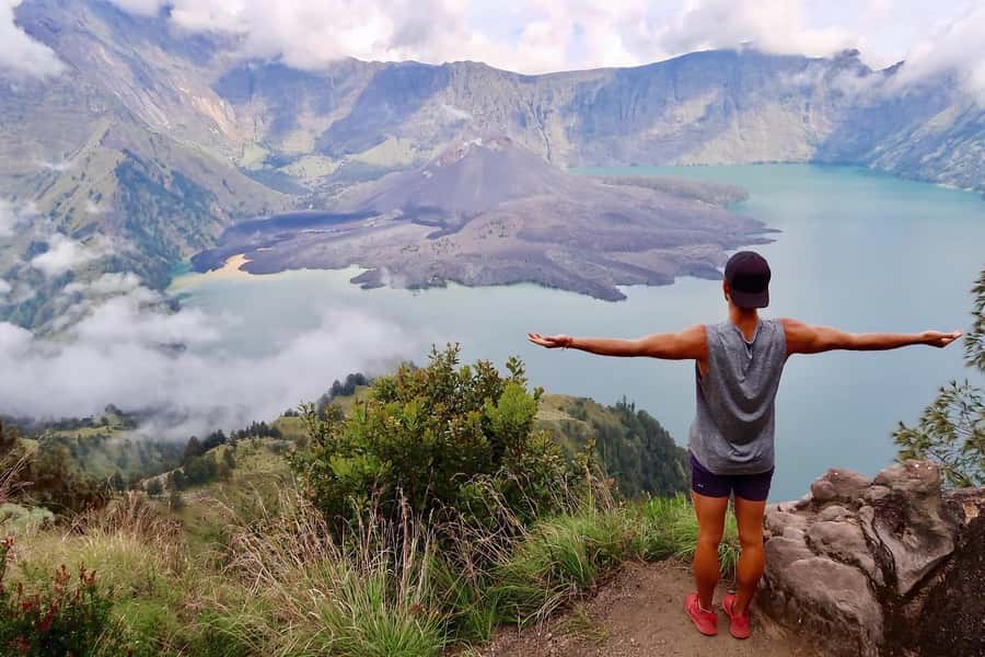 3d/2n trekking mount rinjani summit lake & hot springs - Segara Anak Lake and the hot springs