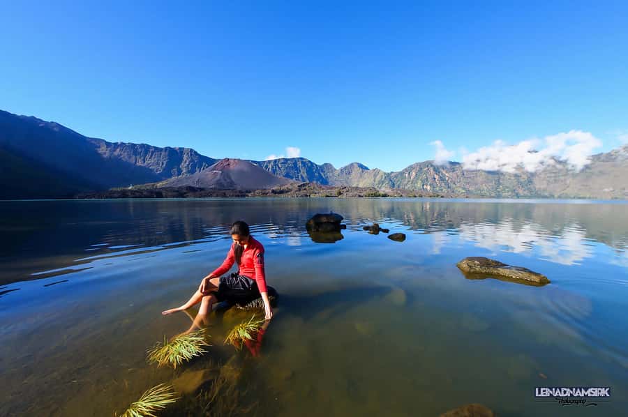 3d/2n trekking mount rinjani summit lake & hot springs - The 3 a.m. summit push and sunrise at 3,726 meters