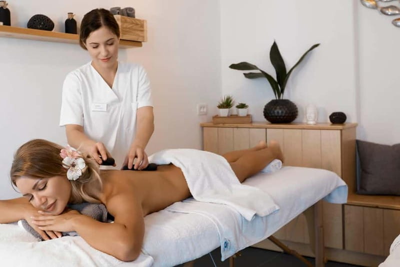 Akrotiri: Aromatherapy Couples Massage - Why the side-by-side format works for couples
