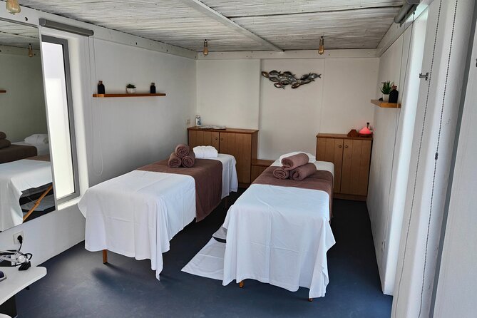 Akrotiri: Couples' Aromatherapy Massage - What happens before the massage