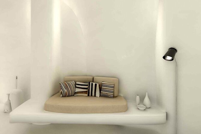 Akrotiri: Couples Massage & Pool Day Access - Who should book this experience