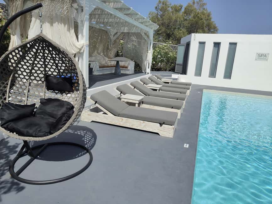 Akrotiri:Departure Day Spa Experience Couples Massage & Pool - Key points at a glance