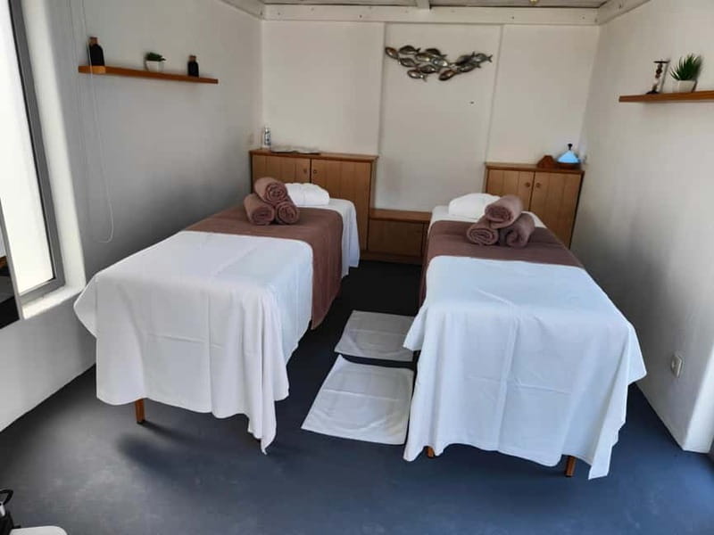 Akrotiri: Travel Recovery Aromatherapy Massages - Aromatherapy oils and the treatment itself