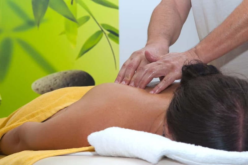 Akrotiri: Travel Recovery Aromatherapy Massages - Your first 10 minutes: consultation and choice