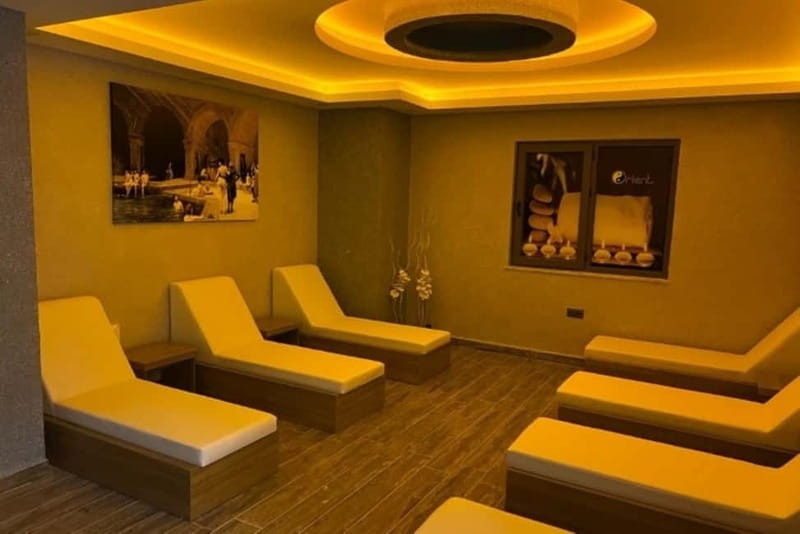 Alanya: Women-Only Turkish Bath Experience with Massage - Changing rooms, towels, and the first orientation