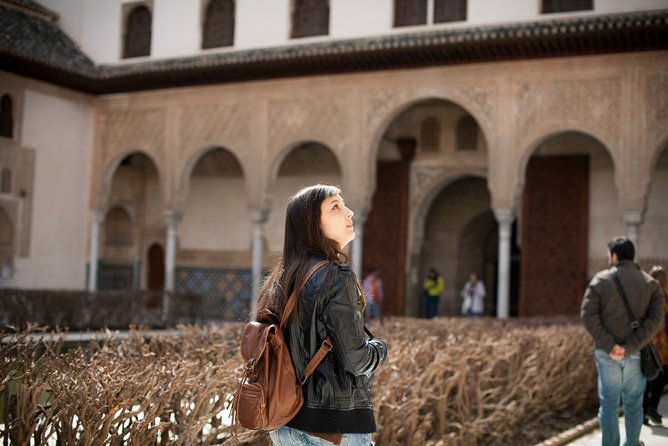 Alhambra Tour and Nazaries Palaces with Hammam Massage Experience - Is the aromatherapy massage worth adding?