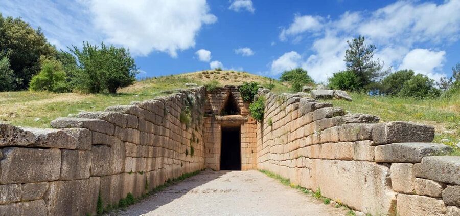Ancient Corinth, acrocorinth castle and Thermal Spa Day - Daphni Monastery sets the tone