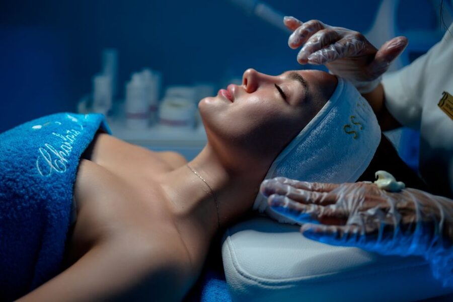 Antalya: Massage and Professional Skin Care Experience - Sauna and salt room: a 30-minute warm-up