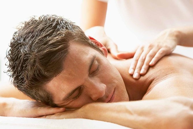 Aroma Massage - Enjoy a complete Spa experience from the comfort of your room - Who should book this experience