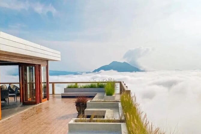 Bali day trip : Batur Sunrise Hike and Hot Spring All inclusive - Ubud market and rice terraces from the road