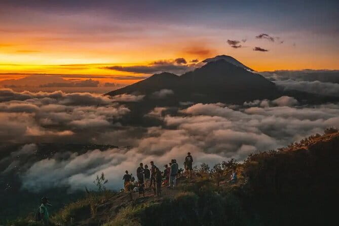 Bali day trip : Batur Sunrise Hike and Hot Spring All inclusive - The Mount Batur hike, from darkness to first light