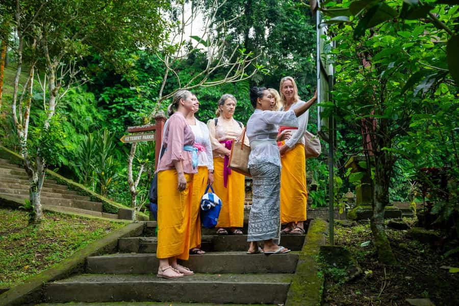 Bali: Healing Immersion Ubud Balinese Wellness + Lunch - Preparing for the Melukat water ritual