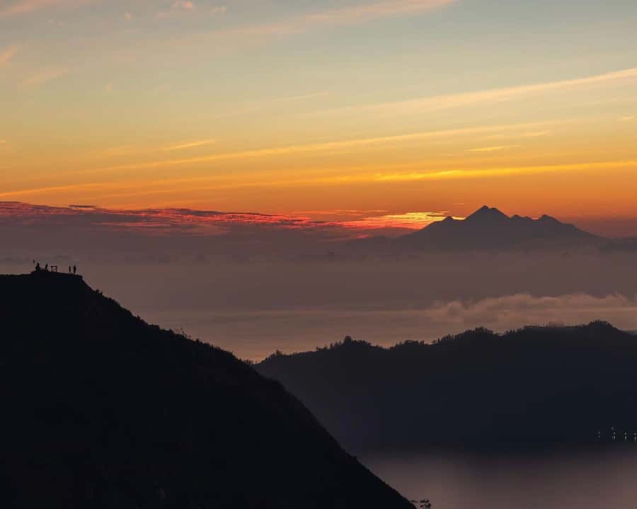 Bali: Mount Batur Sunrise Hike with Breakfast & Hot Spring - The descent is where your legs complain