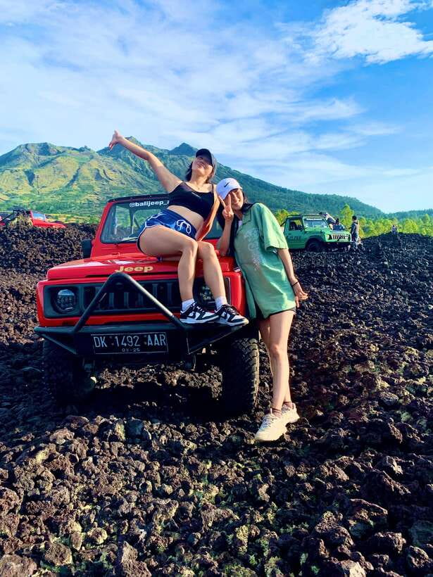 Bali: Sunset Mount Batur Jeep and Hot Spring All Inclusive - Sunset from the black sand