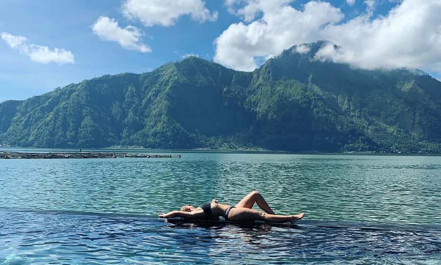 Bali: Trunyan Cemetery, Hot Springs, and Penglipuran Village - Guide quality matters more here than usual
