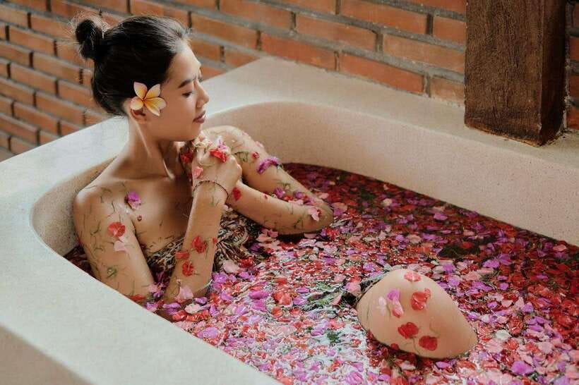 Bali: Ubud Spa Balinese Massage Scrub Flowerbath 2 hour - Lotion and Flower Bath Finish the Treatment