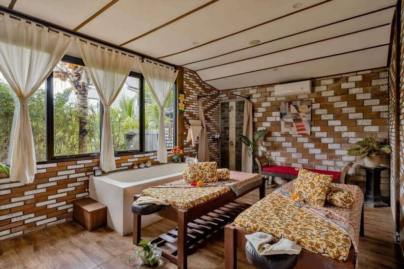 Bali: Ubud Spa Balinese Massage Scrub Flowerbath 2 hour - The Balinese Massage Comes First