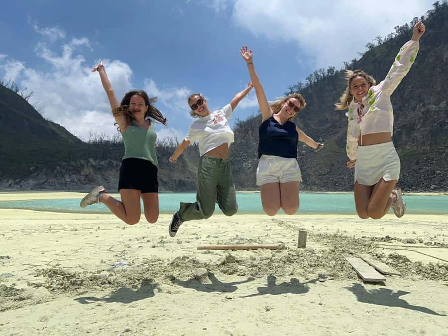 Bandung: White Crater, Scenic Tea Plantations & Hot Spring - The guides make the difference