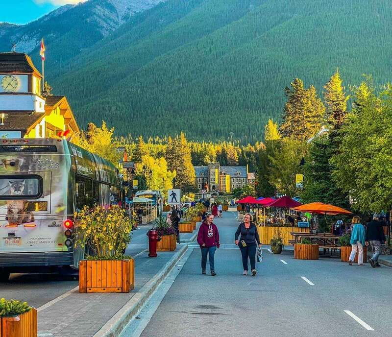 Banff: Gondola, Hot Spring and Three Lakes Tour - The guides shape the day