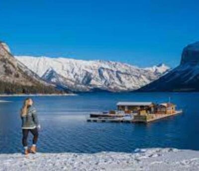 Banff: Gondola, Hot Springs, Bow falls & Three lakes tour