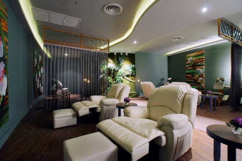 Bangkok: Let's Relax Spa Terminal 21 E-Voucher - Who will like this experience