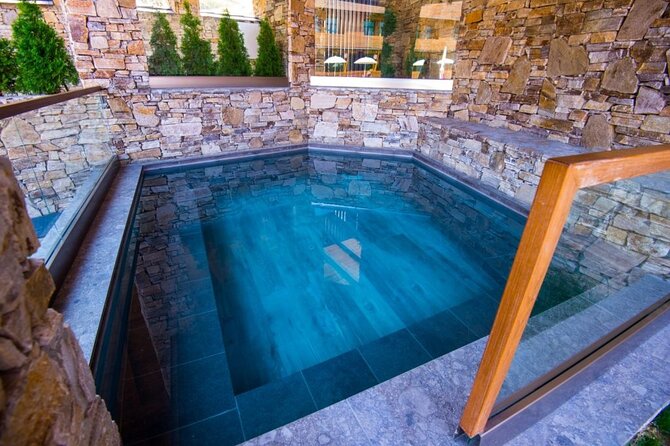 Bansko: Villa Victoria Thermal Pool Escape - What the atmosphere is really like