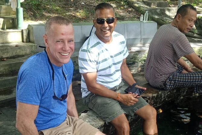 Batu Caves,Waterfalls and Hot Springs Tour With Lunch - Royal Selangor explains Malaysia through pewter