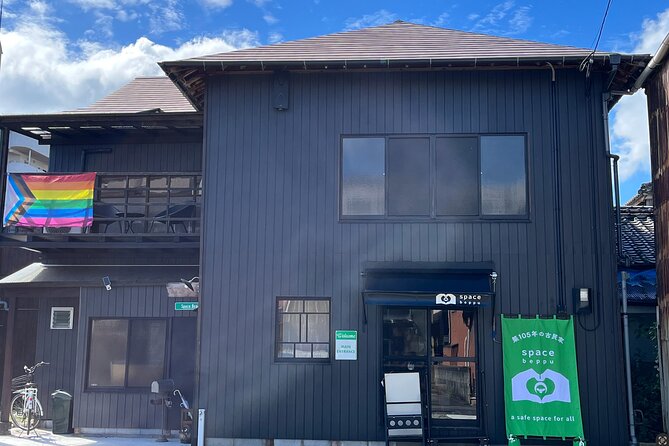 Become a local! A Walking Tour of Arts, Crafts&Onsen Culture - Watching bamboo take shape at Nagai Factory