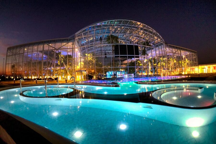 Bucharest: Therme Bucharest Spa Day with Luxury Transfer - Themed saunas, salt walls, and quiet breaks