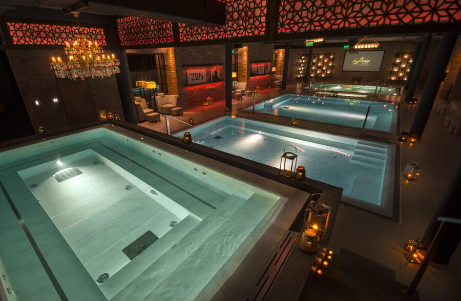 Budapest: Couple Holistic Swedish Massage with Jacuzzi Time - A couples retreat in the middle of Budapest