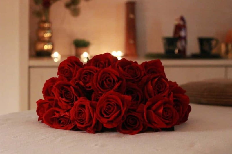 BUDAPEST, Day Spa : Couples Massage with Roses Bubble Bath - The 15-minute tea session