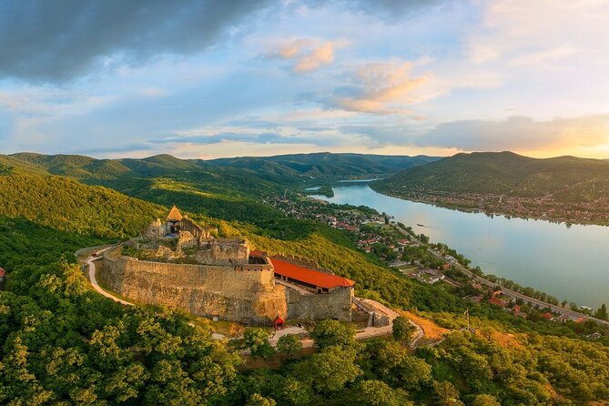 Budapest Hike to Visegrád Castle w or wo Sauna/Danube beach - What the guide adds to the day