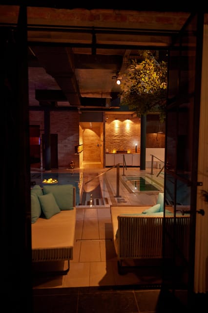 Budapest: Massage 60 min + Bath entry Mandala Day Spa - The candlelit teahouse is part of the value