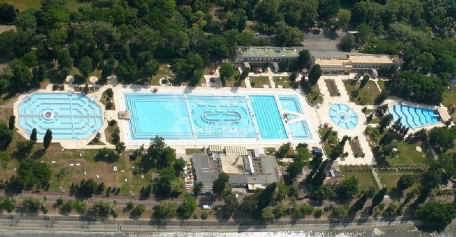 Budapest: Palatinus Spa & Pools Full-Day Admission - What your day at the pools looks like