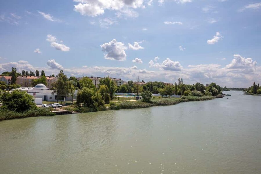 Budapest: Pesterzsébet Salt-Iodine Spa & Sauna World Ticket - Arrive early if you want a chair