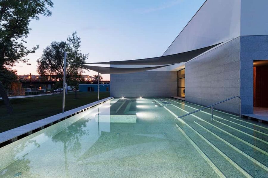 Budapest: Pesterzsébet Salt-Iodine Spa & Sauna World Ticket - Ten indoor pools for an all-weather day