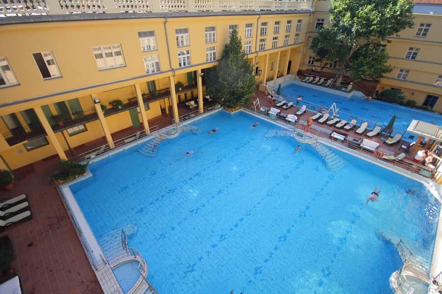 Budapest Super Saver: Spa, Basilica Tour, and Danube Cruise - Quick points to know before booking