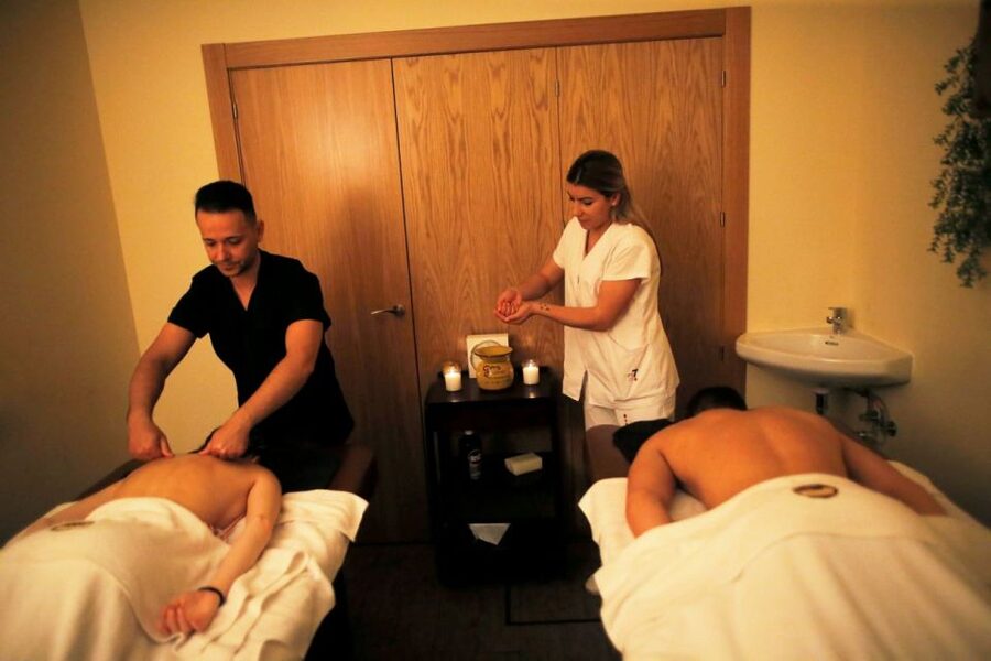 Cadiz: Beer Spa Entry Ticket with Beer and Local Snacks - Who will enjoy this unusual hour