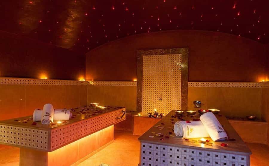 Casablanca: Spa and Private Hammam Package with Car Transfer - The warm room and full-body scrub