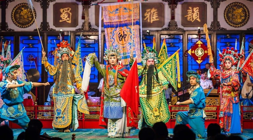 Chengdu: Sichuan Opera Show & Covered Bowl Tea & Massage - What the 80-minute Sichuan opera program includes