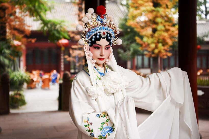 Chengdu: Sichuan Opera Show & Covered Bowl Tea & Massage - Covered-bowl tea, served the Sichuan way