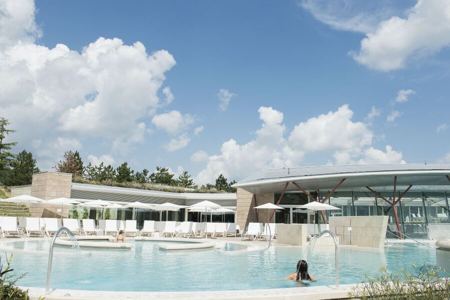 Chianciano Terme: Theia Thermal Pools Entrance Ticket - Access, equipment, and comfort
