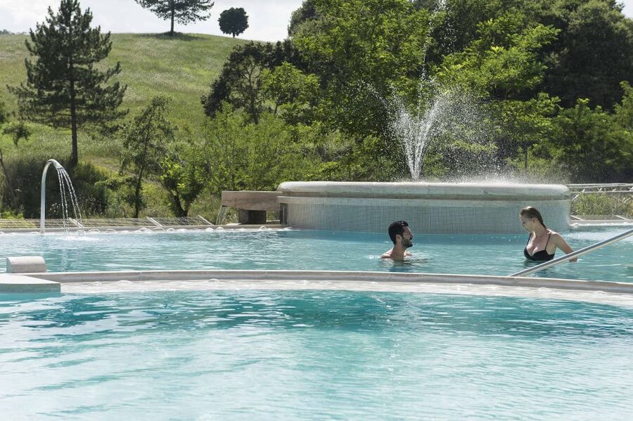 Chianciano Terme: Theia Thermal Pools Entrance Ticket - A family-friendly thermal day