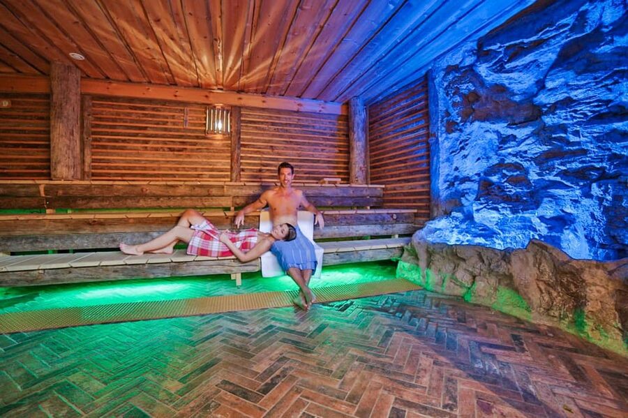 Cologne: 1-day ticket for the Aqualand adventure pool including sauna world - Fresh air at the current channel and saltwater pool