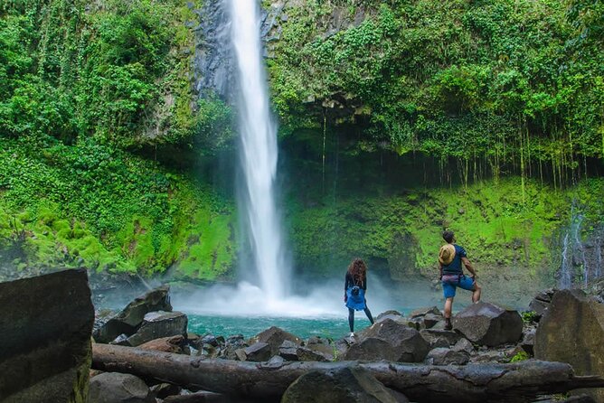 Combo Arenal : Suspension Bridges + Hot Springs + Fortune Falls - The long road from San Jose to Arenal