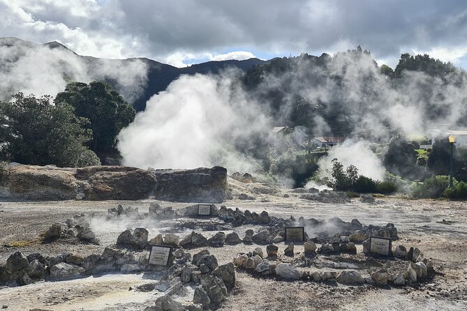 Couples PRIVATE Hybrid 4X4 Tour - Furnas (Inc Hot Springs and 3 Course Lunch) - Seeing where the cozido cooks