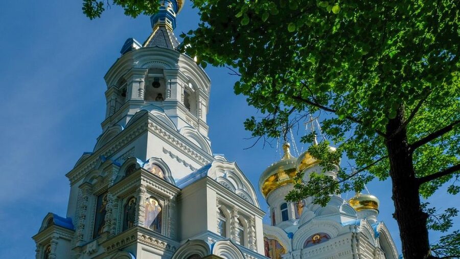 Daytrip from Prague to Karlovy Vary (Hot Springs Area) - Two hours for lunch and free time
