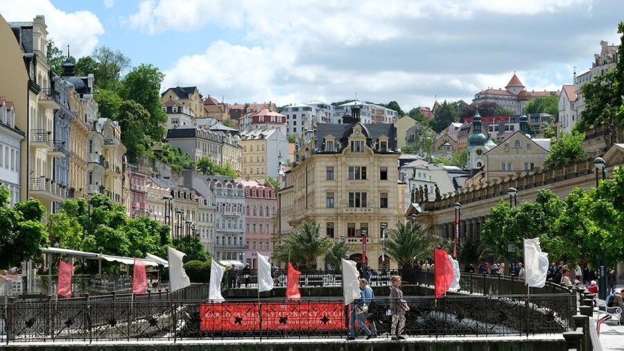 Daytrip from Prague to Karlovy Vary (Hot Springs Area) - Moser Glass and the value of seeing the work